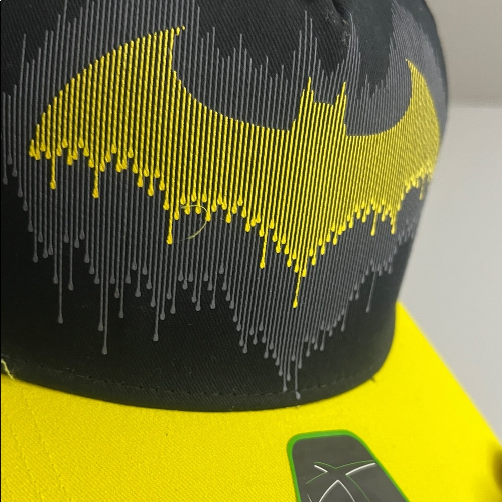 NWT - Youth Batman Logo Cap - Picture 2 of 7